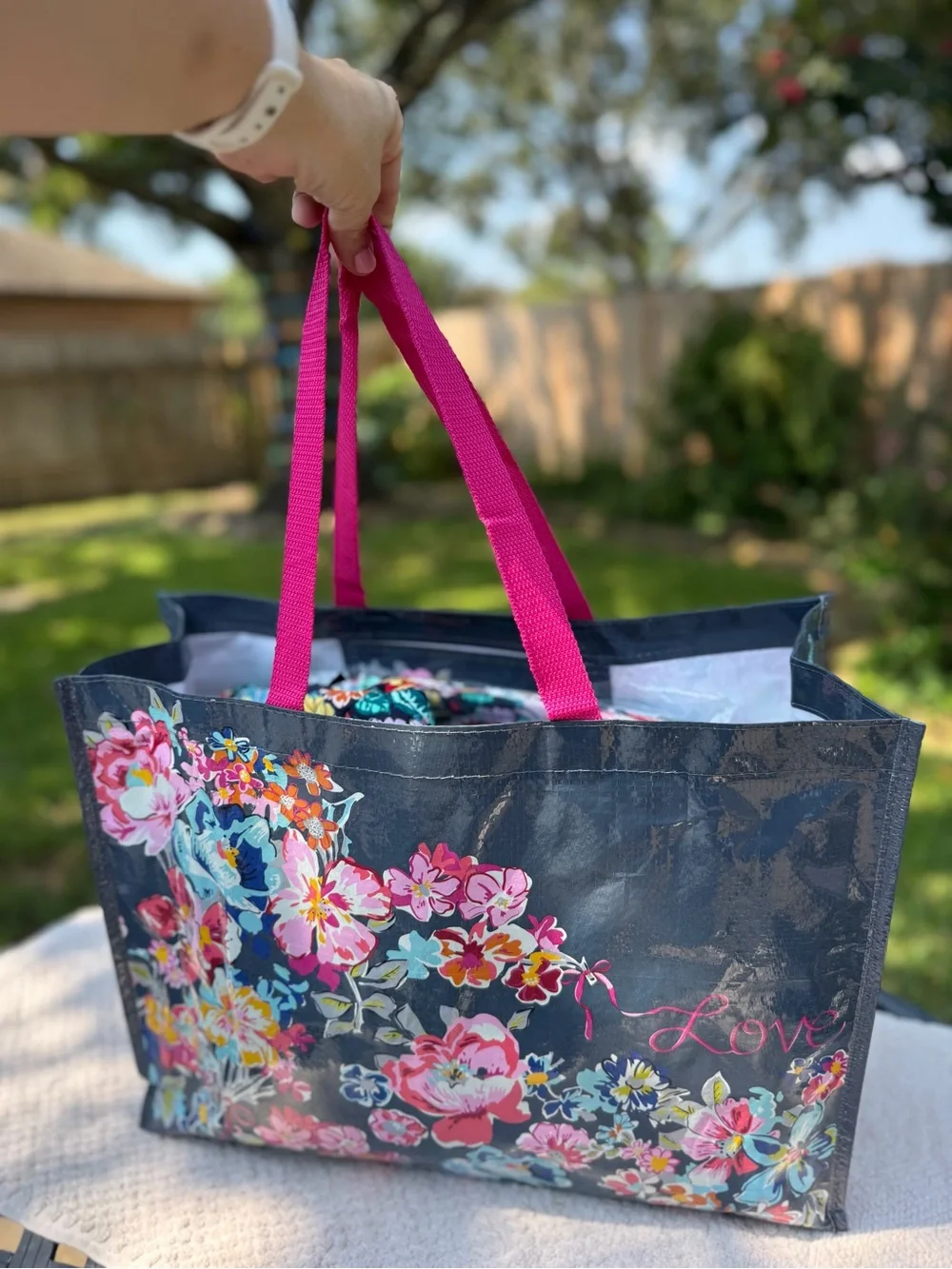 Vera Bradley Navy Quilted & Bright Floral Print “Happy Blooms” NEW 5 items - Picture 15 of 16